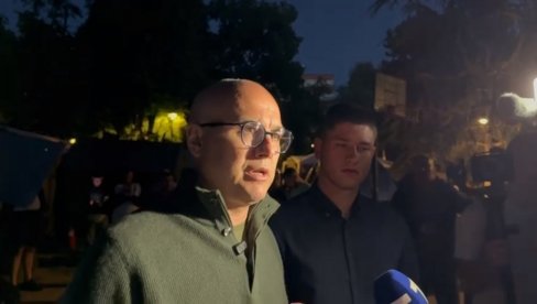 VUČEVIĆ U POSETI STUDENTIMA KOJI ŽELE DA UČE! Došao sam da ih podržim u borbi za slobodu učenja koja im je oduzeta i gledamo finale LŠ