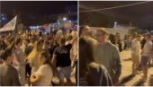 ŽURKA I PIVO: Kakva sramota - Evo kako blokaderi obeležavaju sedam meseci od tragedije u Novom Sadu! (VIDEO) ŽURKA I PIVO: Kakva sramota - Evo kako blokaderi obeležavaju sedam meseci od tragedije u Novom Sadu! (VIDEO)