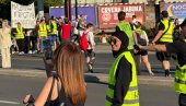 NJIH 300 JE BLOKIRALO PANČEVO Mladenović: Demokratija se brani tako što se 250.000 ljudi iz J. Banata drže kao taoci (FOTO)