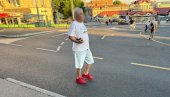 SA FLAŠOM VISKIJA NA BLOKADE: Kreno da maltretira građane, a alkohol nosi pod ruku (FOTO)