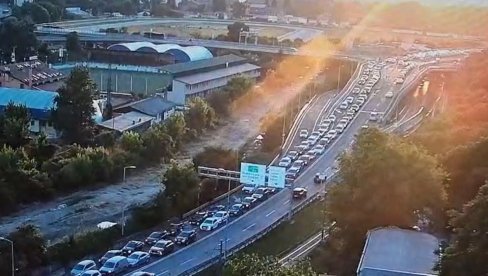 UŽAS: Iživljavanje blokadera nad desetinama hiljada ljudi (VIDEO)