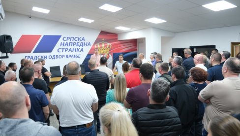 POLITIKA ALEKSANDRA VUČIĆA JE GARANT DA ĆE SRBIJA BITI JAKA Oglasio se predsednik IO SNS nakon sjajnih izbornih rezultata (FOTO) POLITIKA ALEKSANDRA VUČIĆA JE GARANT DA ĆE SRBIJA BITI JAKA Oglasio se predsednik IO SNS nakon sjajnih izbornih rezultata (FOTO)