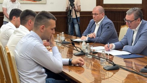 DOLAZI VREME ZA ODGOVORNOST Vučić: Juče je više vas bilo u Pionirskom parku, nego na svim mostovima zajedno DOLAZI VREME ZA ODGOVORNOST Vučić: Juče je više vas bilo u Pionirskom parku, nego na svim mostovima zajedno