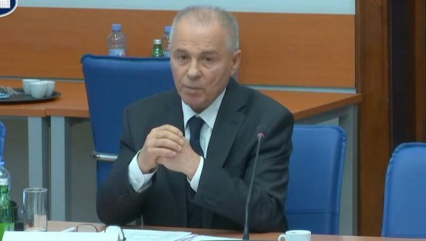 има на сајту БЕЗБЕДНОСТ УБИЛА ЖУГИЋА? Тешке оптужбе дугогодишњег функционера полиције, Милана Пауновића на рачун врха МУП Црне Горе има на сајту БЕЗБЕДНОСТ УБИЛА ЖУГИЋА? Тешке оптужбе дугогодишњег функционера полиције, Милана Пауновића на рачун врха МУП Црне Горе