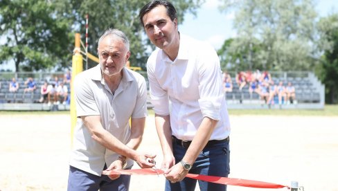 TRENING CENTAR NA ADI CIGANLIJI: Zoran Gajić i Đula Mešter svečano otvorili šest terena za odbojku na pesku