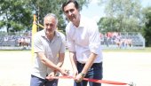 TRENING CENTAR NA ADI CIGANLIJI: Zoran Gajić i Đula Mešter svečano otvorili šest terena za odbojku na pesku