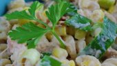 LETO JE VREME ZA BRZE, LAGANE I OSVEŽAVAJUĆE OBROKE: Hladna pasta salata sa tunjevinom