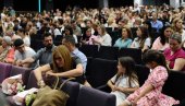 PLESALI ZA ANU: U beogradskoj MTS dvorani održan koncert škole Form8 posvećen stradaloj članici