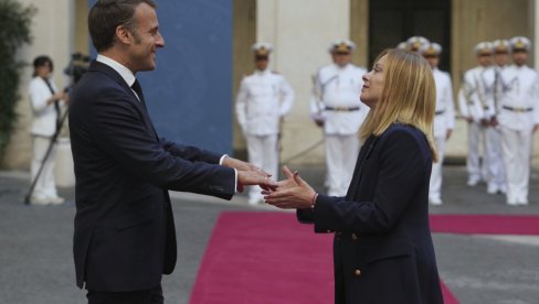 MELONI PORUČILA: Italija može da bude isključivo jednak partner Francuskoj i Nemačkoj MELONI PORUČILA: Italija može da bude isključivo jednak partner Francuskoj i Nemačkoj