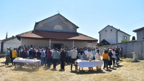 НА ВЕЛИКИ ПРАВОСЛАВНИ ПРАЗНИК: Срби показали заједништво у Великом Трновцу НА ВЕЛИКИ ПРАВОСЛАВНИ ПРАЗНИК: Срби показали заједништво у Великом Трновцу