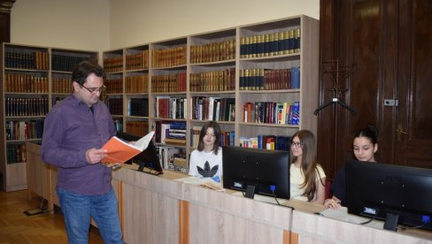 ПРИПРЕМЕ ЗА ПРИЈЕМНИ: Библиотека у Кикинди деценију организује рад са осмацима