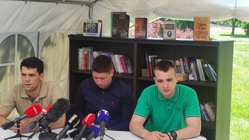 БИЛИ СМО МЕТА ФАШИСТИЧКОГ НАПАДА Павловић: У једном тренутку шесторица њих су ме ударали (ВИДЕО)