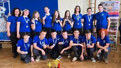 MLADI ROBOTIČARI IZ KRAGUJEVCA ODUSTALI OD TAKMIČENJA NA FLORIDI : Nisu uspeli da prikupe novac MLADI ROBOTIČARI IZ KRAGUJEVCA ODUSTALI OD TAKMIČENJA NA FLORIDI : Nisu uspeli da prikupe novac