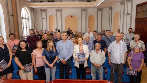 TOKOM LETA NOV KRUG SUBVENCIJA: Danas dodeljeno 73 ugovora Zaječarcima za energetsku sanaciju domaćinstava TOKOM LETA NOV KRUG SUBVENCIJA: Danas dodeljeno 73 ugovora Zaječarcima za energetsku sanaciju domaćinstava