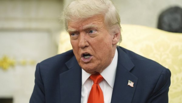 ПОКУШАВА ДА ИЗАЗОВЕ ТРЕЋИ СВЕТСКИ РАТ: Трамп жестоко о Зеленском - укида помоћ Украјини? ПОКУШАВА ДА ИЗАЗОВЕ ТРЕЋИ СВЕТСКИ РАТ: Трамп жестоко о Зеленском - укида помоћ Украјини?