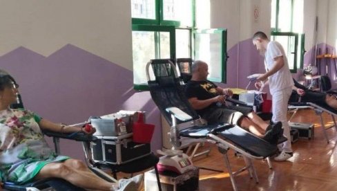 АКЦИЈА ДОБРОВОЉНОГ ДАВАЊА КРВИ У УТОРАК У БЕОЧИНУ : Црвени крст и Завод за трансфузију позивају даваоце