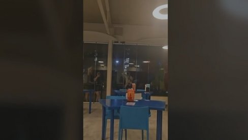 KAO U HOROR FILMU: Blokaderi kao nacistički zombiji nasrnuli na studente (VIDEO)