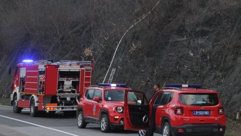 ZAPALIO SE AUTOBUS, KULJAO GUST CRNI DIM: Incident na Ibarskoj magistrali