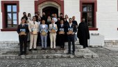 ОБНОВИЛИ И ЖИВОТ И ДУХОВНОСТ: Десета генерација ученика завршила реконструисану призренску Богословију (ФОТО)