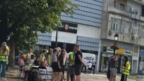 HAOS TOKOM PREDIZBORNE TIŠINE: U centru Zaječara okupljanje blokadera - krše izbornu tišinu