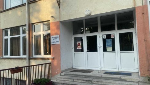 BIVŠI UČENIK ŠKOLE NOŽEM IZBO MATURANTA: Incident ispred Mašinske škole u beogradskom naselju Rakovica