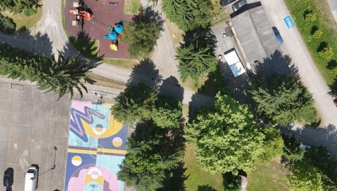 БАНДА БЛОКАДЕРА У КОСЈЕРИЋУ: За њих закон не важи - брутално кршење предизборне тишине (ФОТО)