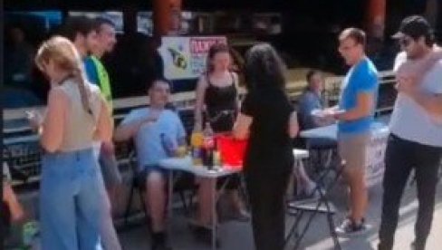 NARODNA MILICIJO GLEDAJ ŠTA RADE! Banda blokadera krši zakon u Zaječaru (VIDEO) NARODNA MILICIJO GLEDAJ ŠTA RADE! Banda blokadera krši zakon u Zaječaru (VIDEO)