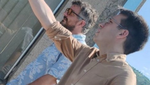 ZA NJIH ZAKON NE VAŽI: Opozicija sa blokaderima na skupu u Kosjeriću - brutalno kršenje izborne tišine (FOTO) ZA NJIH ZAKON NE VAŽI: Opozicija sa blokaderima na skupu u Kosjeriću - brutalno kršenje izborne tišine (FOTO)