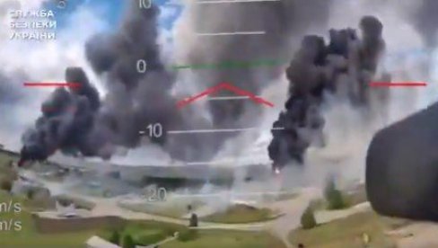 UBOJITA TAKTIKA PAUKOVA MREŽA: SBU objavila novi snimak udara drona u ruski bombarder (VIDEO) UBOJITA TAKTIKA PAUKOVA MREŽA: SBU objavila novi snimak udara drona u ruski bombarder (VIDEO)