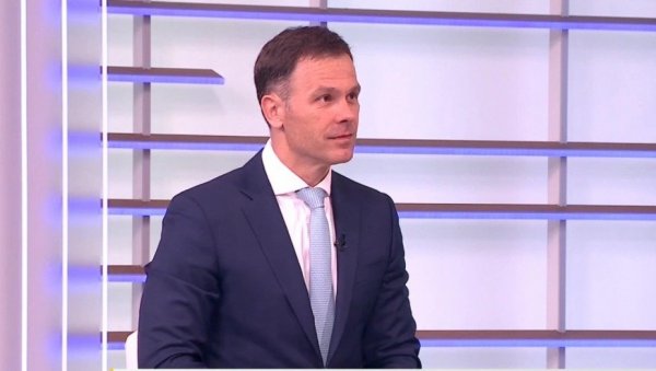 МАЛИ ОДГОВОРИО АЛЕКСИЋУ: Приватност, деца, лични план су најнижа могућа поља деловања опозиције кад год немају друге аргументе МАЛИ ОДГОВОРИО АЛЕКСИЋУ: Приватност, деца, лични план су најнижа могућа поља деловања опозиције кад год немају друге аргументе