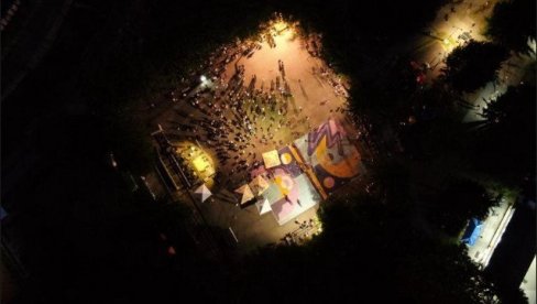BLOKADERI PRAVE HAOS U KOSJERIĆU: Poslanici opozicije i NVO aktivisti huškaju narod usred izborne tišine (FOTO)