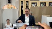 ЖАРКО ЂОКИЋ ГЛАСАО НА ИЗБОРИМА У КОСЈЕРИЋУ: Кандидат са листе  Не дамо Србију - Александар Вучић обавио грађанску дужност