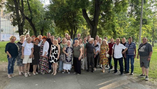 ПОЛА ВЕКА МАЛЕ МАТУРЕ: Скуп бивших ученика зрењанинске ОШ Жарко Зрењанин ПОЛА ВЕКА МАЛЕ МАТУРЕ: Скуп бивших ученика зрењанинске ОШ Жарко Зрењанин