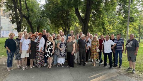 ПОЛА ВЕКА МАЛЕ МАТУРЕ: Скуп бивших ученика зрењанинске ОШ Жарко Зрењанин ПОЛА ВЕКА МАЛЕ МАТУРЕ: Скуп бивших ученика зрењанинске ОШ Жарко Зрењанин