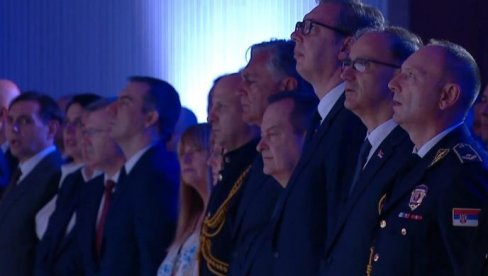 DAN MUP I POLICIJE: Vučić prisustvuje svečanoj akademiji (VIDEO)
