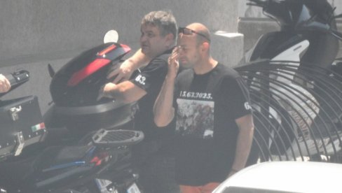 БЛОКАДЕРИ ДОВУКЛИ БАЈКЕРЕ У ЗАЈЕЧАР: Из ових делова Србије дошли да застрашују народ (ВИДЕО) БЛОКАДЕРИ ДОВУКЛИ БАЈКЕРЕ У ЗАЈЕЧАР: Из ових делова Србије дошли да застрашују народ (ВИДЕО)
