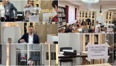 ИЗБОРИ У КОСЈЕРИЋУ И ЗАЈЕЧАРУ: Познато колико је људи изашло на биралишта до 12 сати; Блокадери праве сачекуше ИЗБОРИ У КОСЈЕРИЋУ И ЗАЈЕЧАРУ: Познато колико је људи изашло на биралишта до 12 сати; Блокадери праве сачекуше