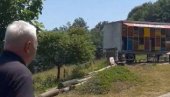 ŠOLAKOVI MEDIJI OPET LAŽU: Suluda priča o napadu pčelama na lokalnim izborima ŠOLAKOVI MEDIJI OPET LAŽU: Suluda priča o napadu pčelama na lokalnim izborima