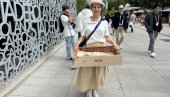 ДА СЕ ЧАЛАБРЦНЕ И ГУЦНЕ ИЗМЕЂУ МЕЧЕВА: На Ролан Гаросу, на тенису и око њега (ФОТО)