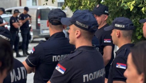 УЖАС У БЕОГРАДУ: Пронађено тело у поодмаклој фази распадања УЖАС У БЕОГРАДУ: Пронађено тело у поодмаклој фази распадања