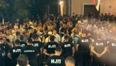 ИЗБОРИ У ЗАЈЕЧАРУ И КОСЈЕРИЋУ: Блокадери настављају да праве хаос (ФОТО/ВИДЕО)