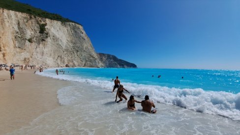 POŽARI NE UGROŽAVAJU SRPSKE TURISTE U GRČKOJ: Nema otkazivanja aranžmana za Jonsko i Egejsko more POŽARI NE UGROŽAVAJU SRPSKE TURISTE U GRČKOJ: Nema otkazivanja aranžmana za Jonsko i Egejsko more
