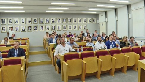 SA SEDNICE SO HERCEG NOVI: Potvrđen zasluženi treći predsednički mandat Stevana Katića SA SEDNICE SO HERCEG NOVI: Potvrđen zasluženi treći predsednički mandat Stevana Katića