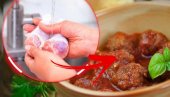 DILEMA MNOGIH DOMAĆICA: Da li meso treba prati pre kuvanja? Evo šta kažu stručnjaci DILEMA MNOGIH DOMAĆICA: Da li meso treba prati pre kuvanja? Evo šta kažu stručnjaci