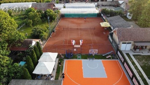 DANI BASKETA U ŽITIŠTU: Nova moderna podloga na staroj betonjeri DANI BASKETA U ŽITIŠTU: Nova moderna podloga na staroj betonjeri