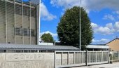 ДЕТАЉИ СТРАВИЧНОГ ЗЛОЧИНА У ФРАНЦУСКОЈ: Редарку и школу до смрти избо пред жандармима