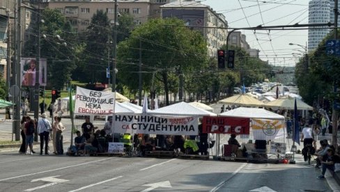 СРАМОТА: Погледајте шта раде блокадери док малтретирају све Београђане (ВИДЕО)