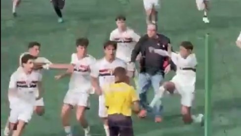 SKANDAL! Sudija se tukao sa celom ekipom maloletnih fudbalera! (VIDEO)