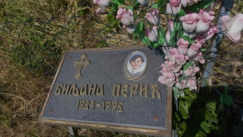 УБИО НАМ ДЕТЕ ДРУГИ ПУТ: Албанац уклонио спомен обележје Биљани Перић (11), настрадалој српској девојчици у Грачаници УБИО НАМ ДЕТЕ ДРУГИ ПУТ: Албанац уклонио спомен обележје Биљани Перић (11), настрадалој српској девојчици у Грачаници