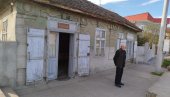 КОД ПАРАЋИНА ПОВРЕЂЕН НАЈСТАРИЈИ СРПСКИ УГОСТИТЕЉ: Возач изазвао несрећу и побегао, па се сам пријавио полицији (ФОТО